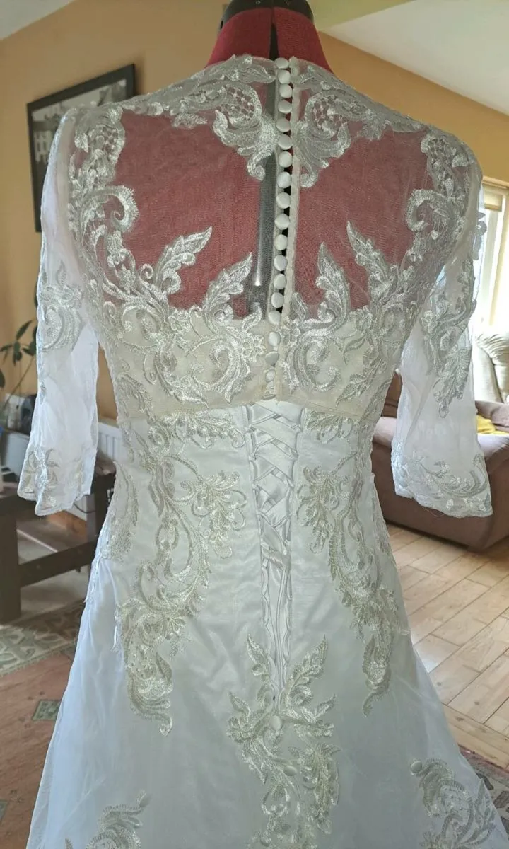 New wedding dress - Image 4