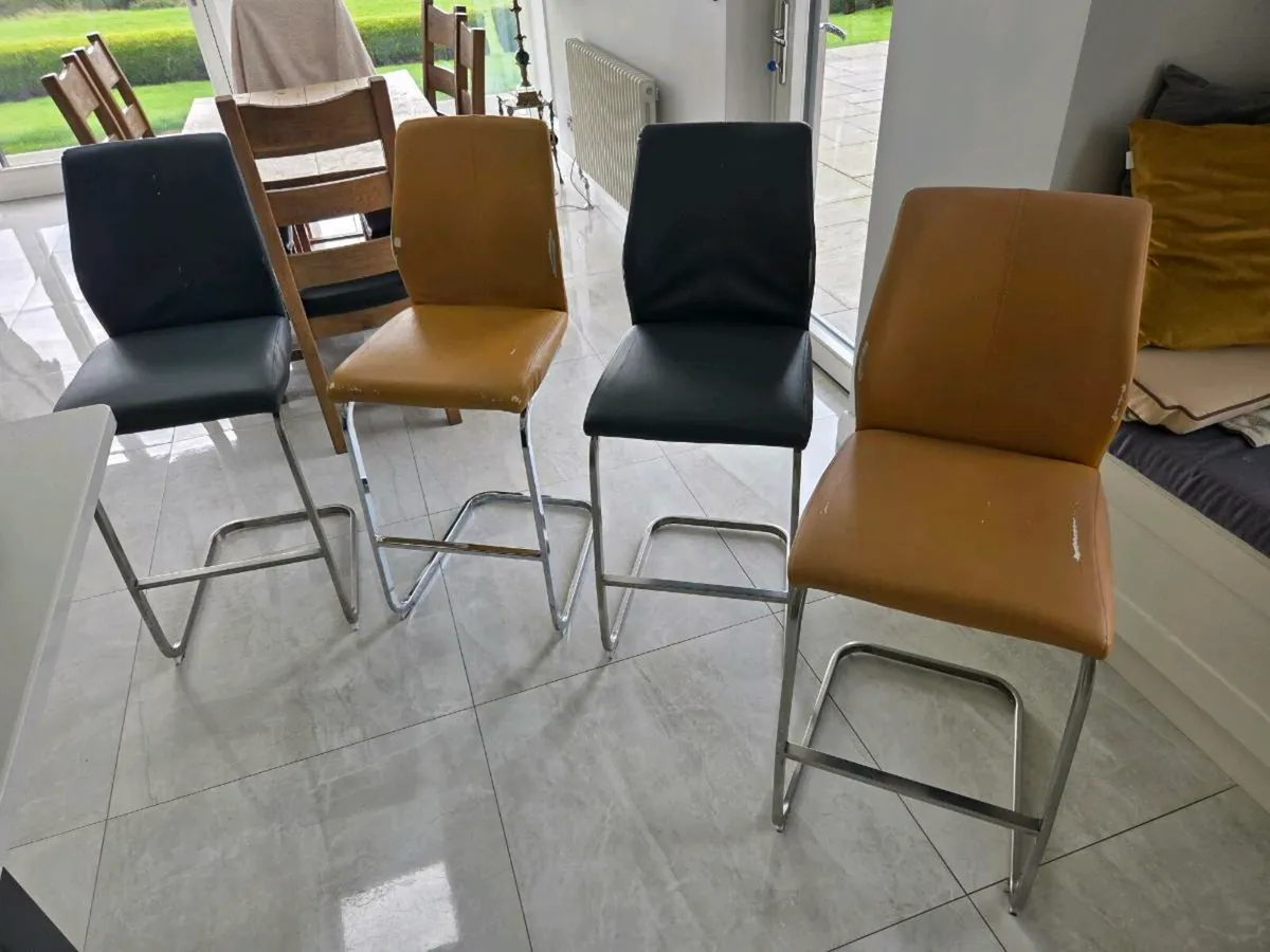 Counter seats - Image 1