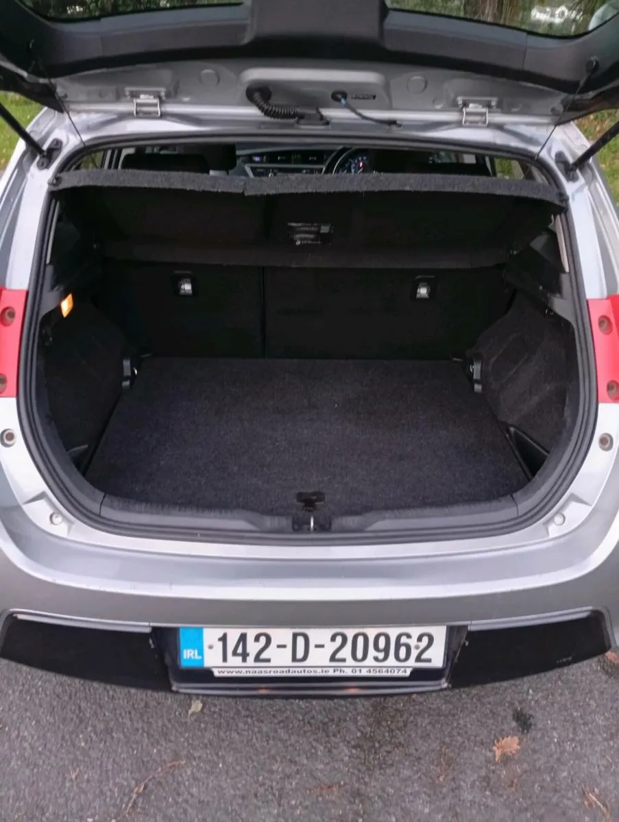 Car - Image 3