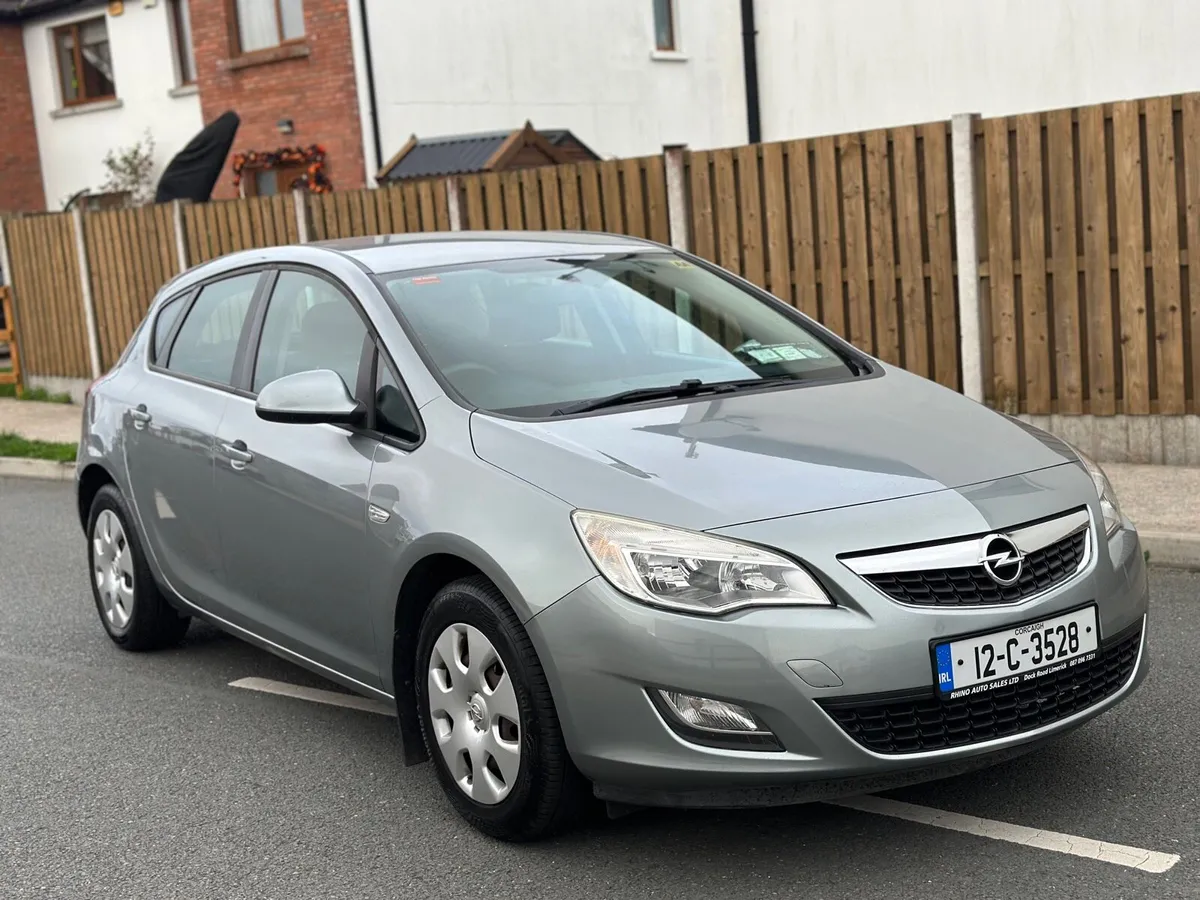 2012 opel astra 1.4petrol new nct 10/26 low miles - Image 4