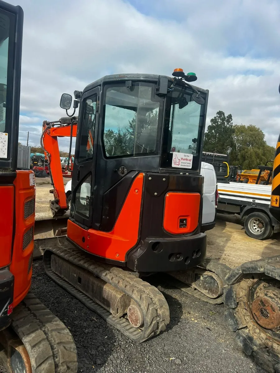 2 x Hitachi ZX33U-5 - Image 2