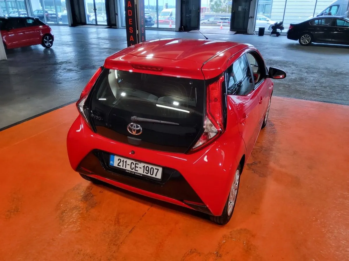 Toyota AYGO 1.0 Vvt-i X-play Smartphone - Image 3
