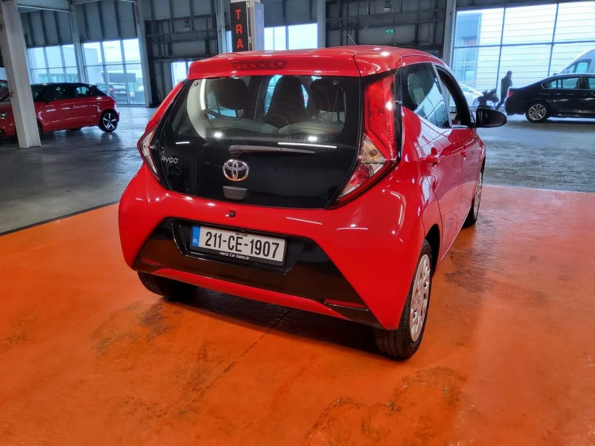 Toyota AYGO 1.0 Vvt-i X-play Smartphone - Image 4
