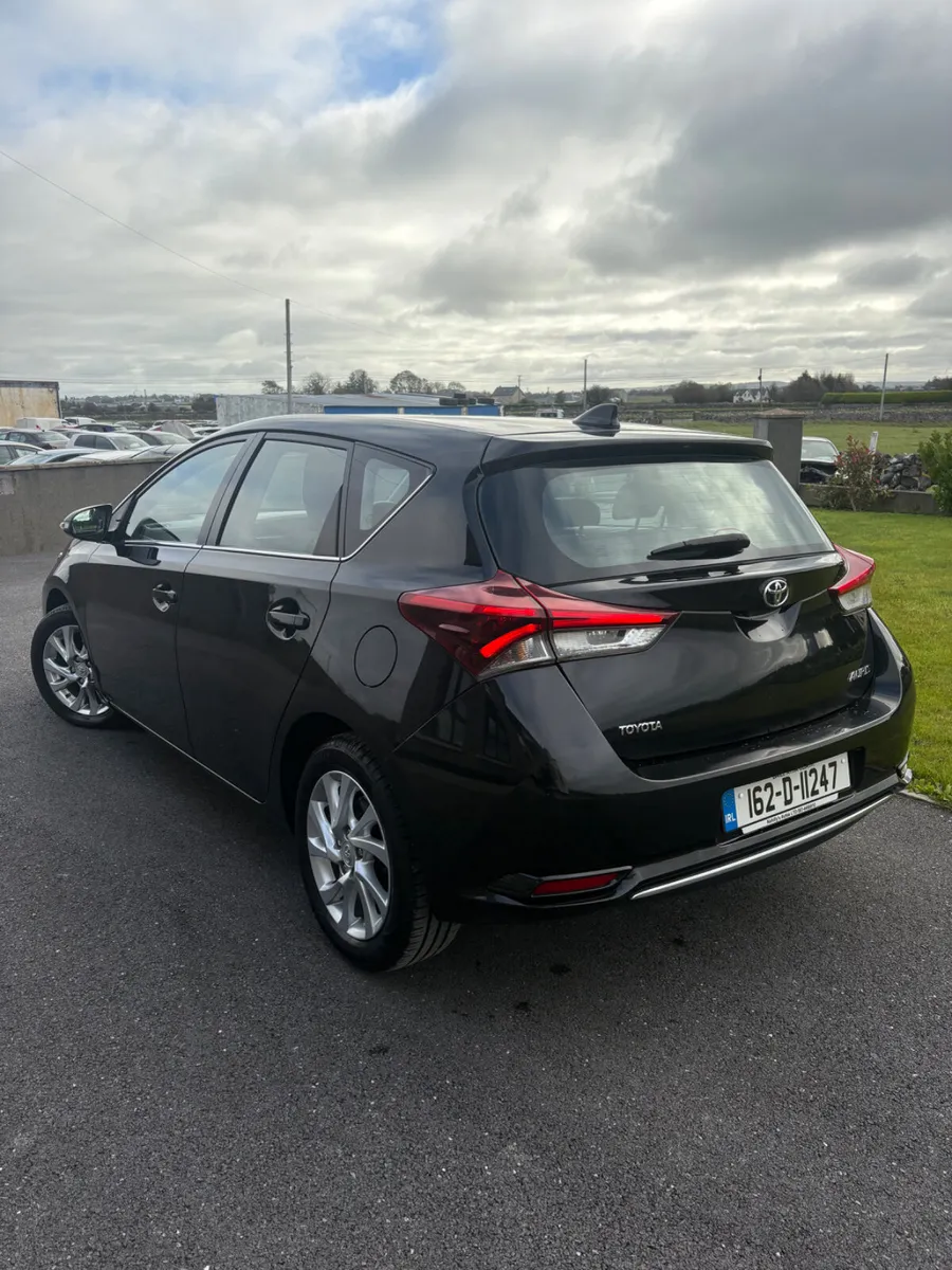 Toyota Auris 2016 - Image 3