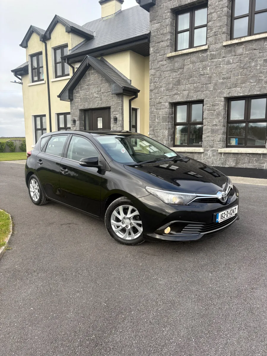 Toyota Auris 2016 - Image 1