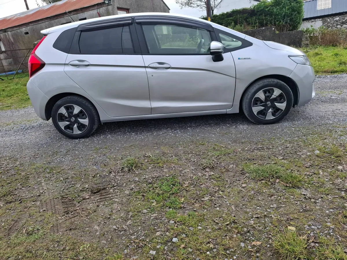 Honda Fit 2016 - Image 2
