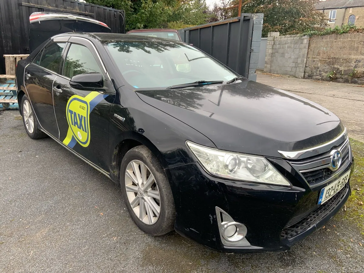 Toyota Camry hybrid - Image 1