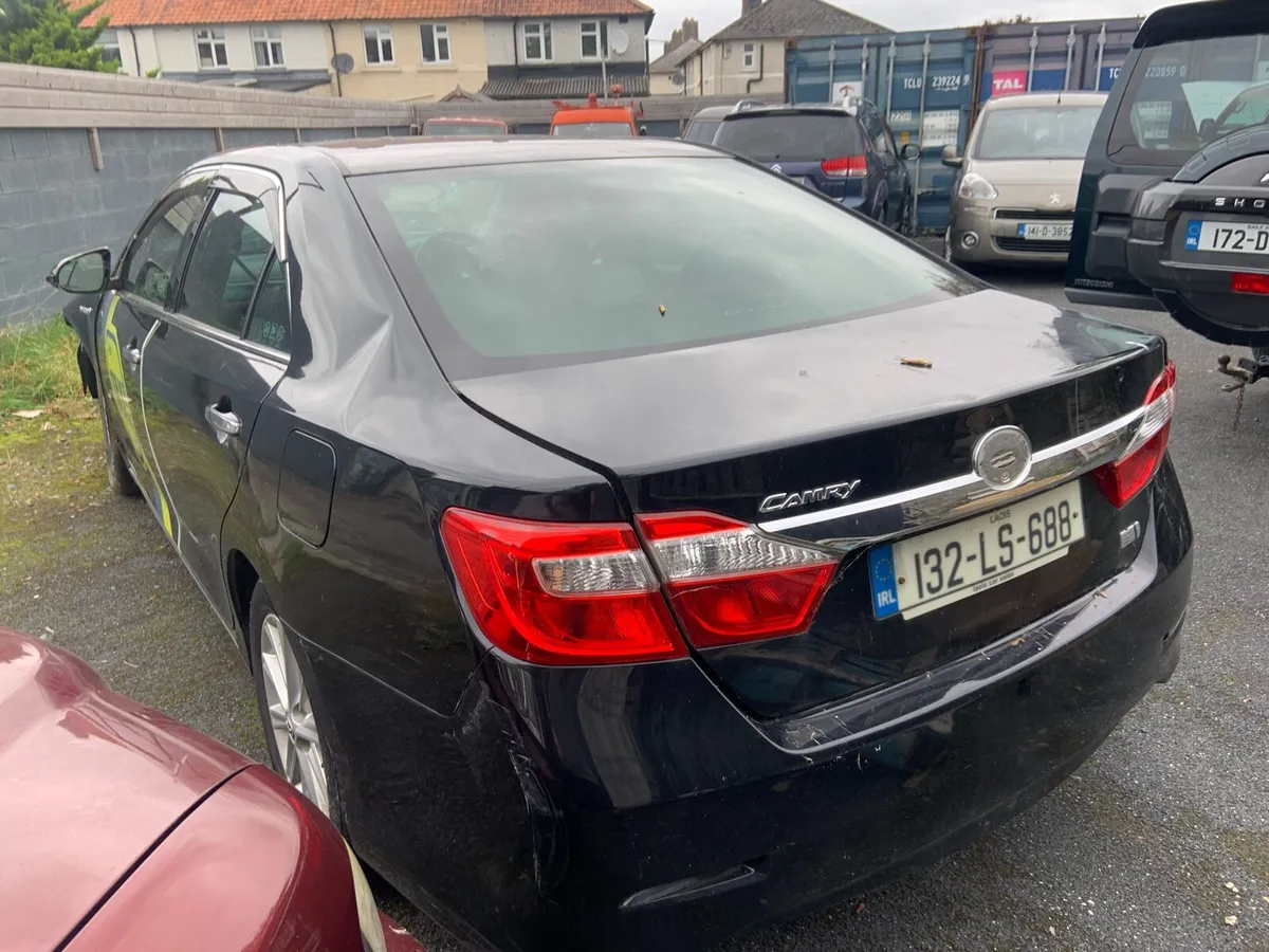 Toyota Camry hybrid - Image 4