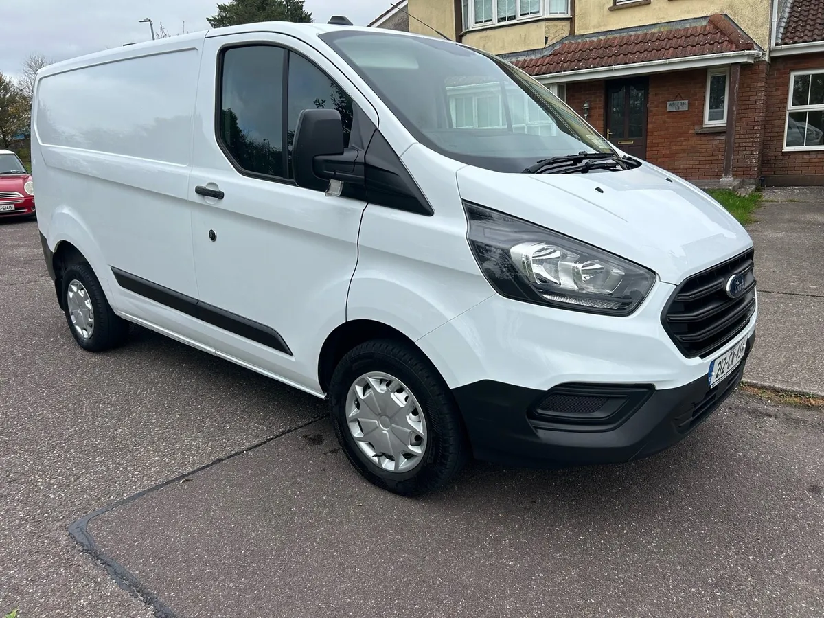 212 Ford transit custom doe 08/26 - Image 1