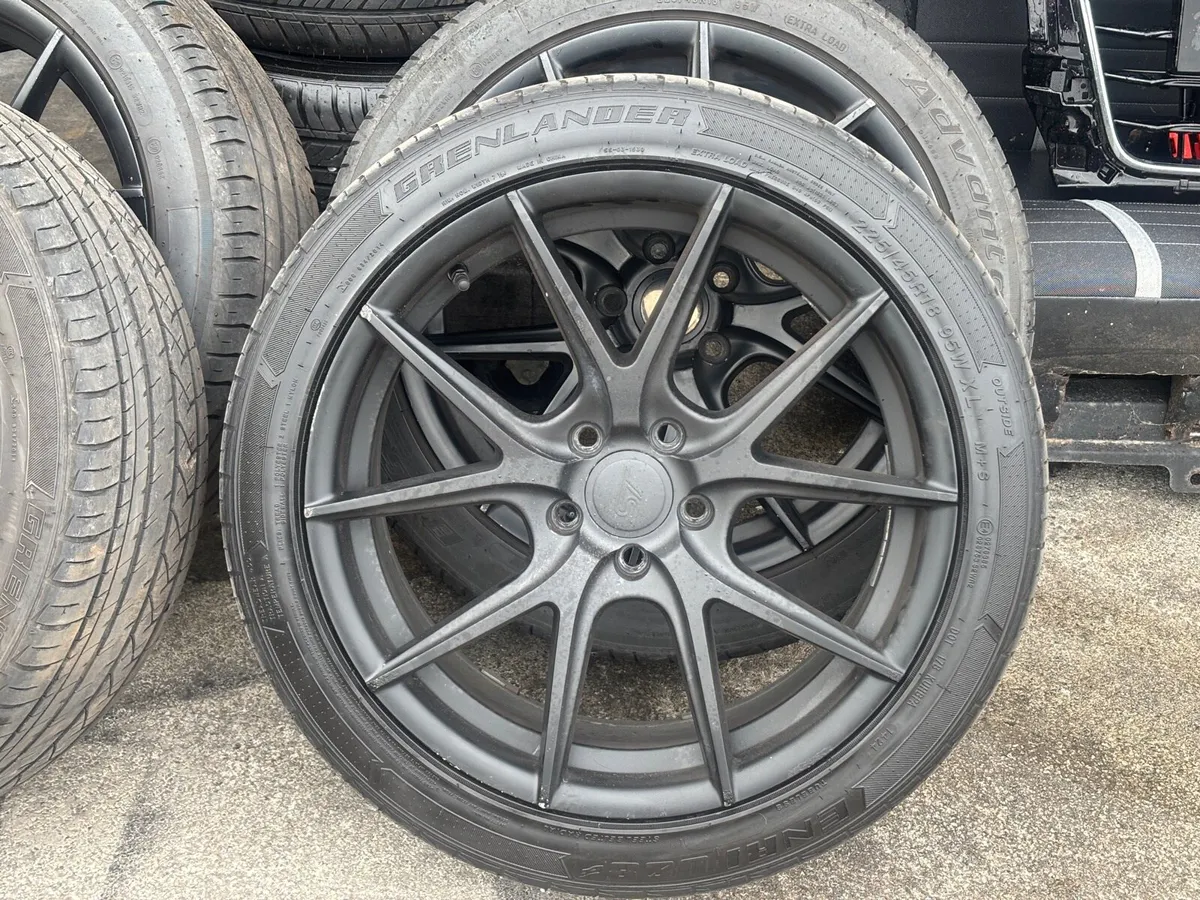 Ford Focus Alloy wheels - Image 2