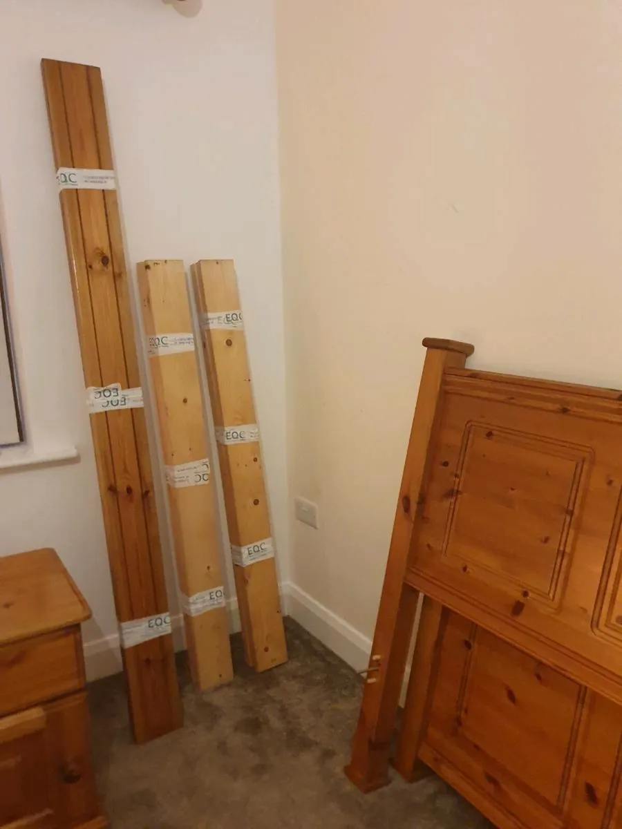 Double pine bed and locker-4ft 6 - Image 4