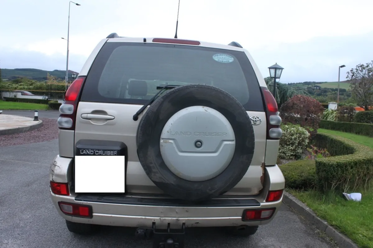 Toyota Land Cruiser LC LWB GX, 2007 - Image 2