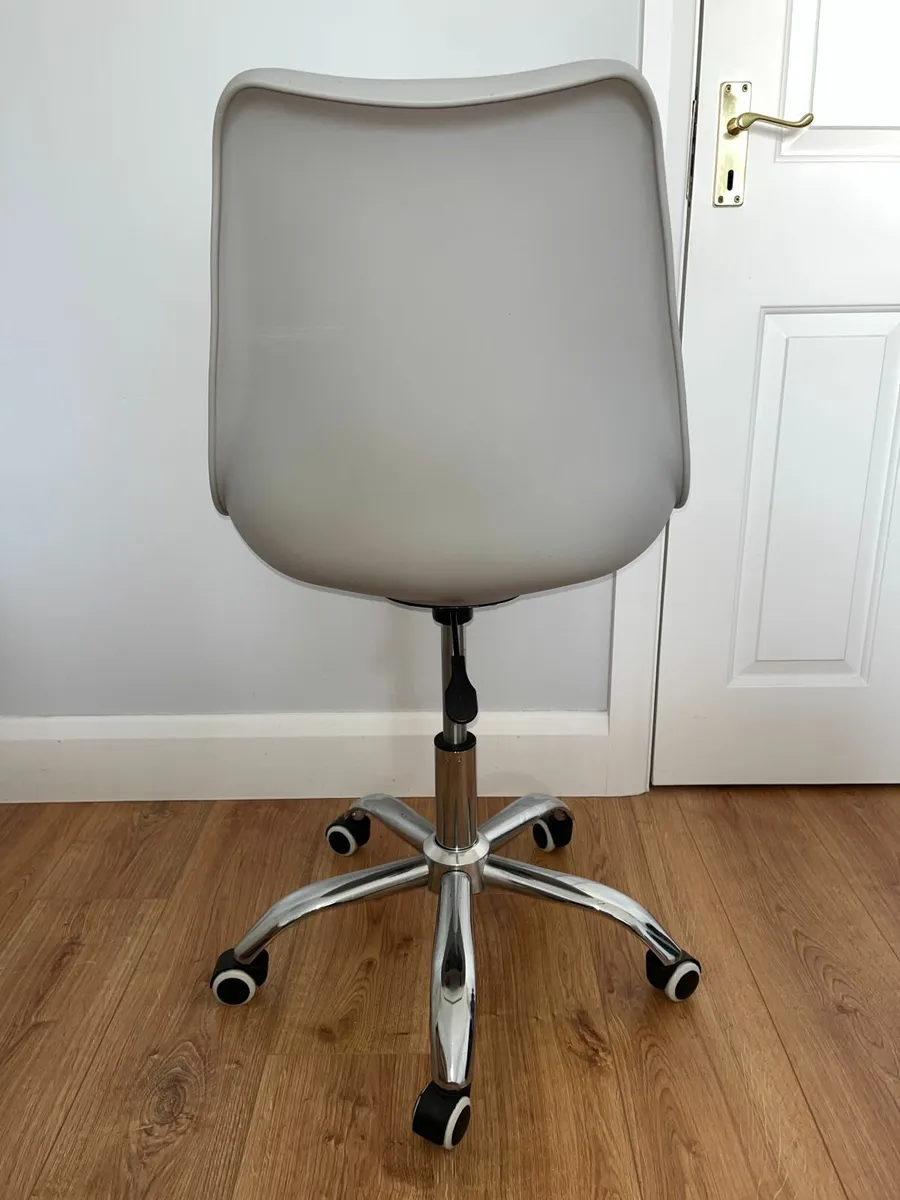 Solid Office Or Study Swivel Chair - Image 4