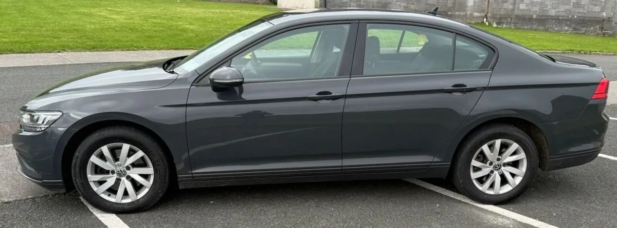 Volkswagen Passat - Image 3