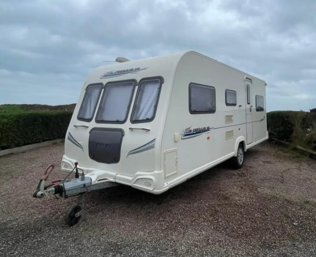 2011 Bailey 6/7 berth triple bunk & Air Awning - Image 2