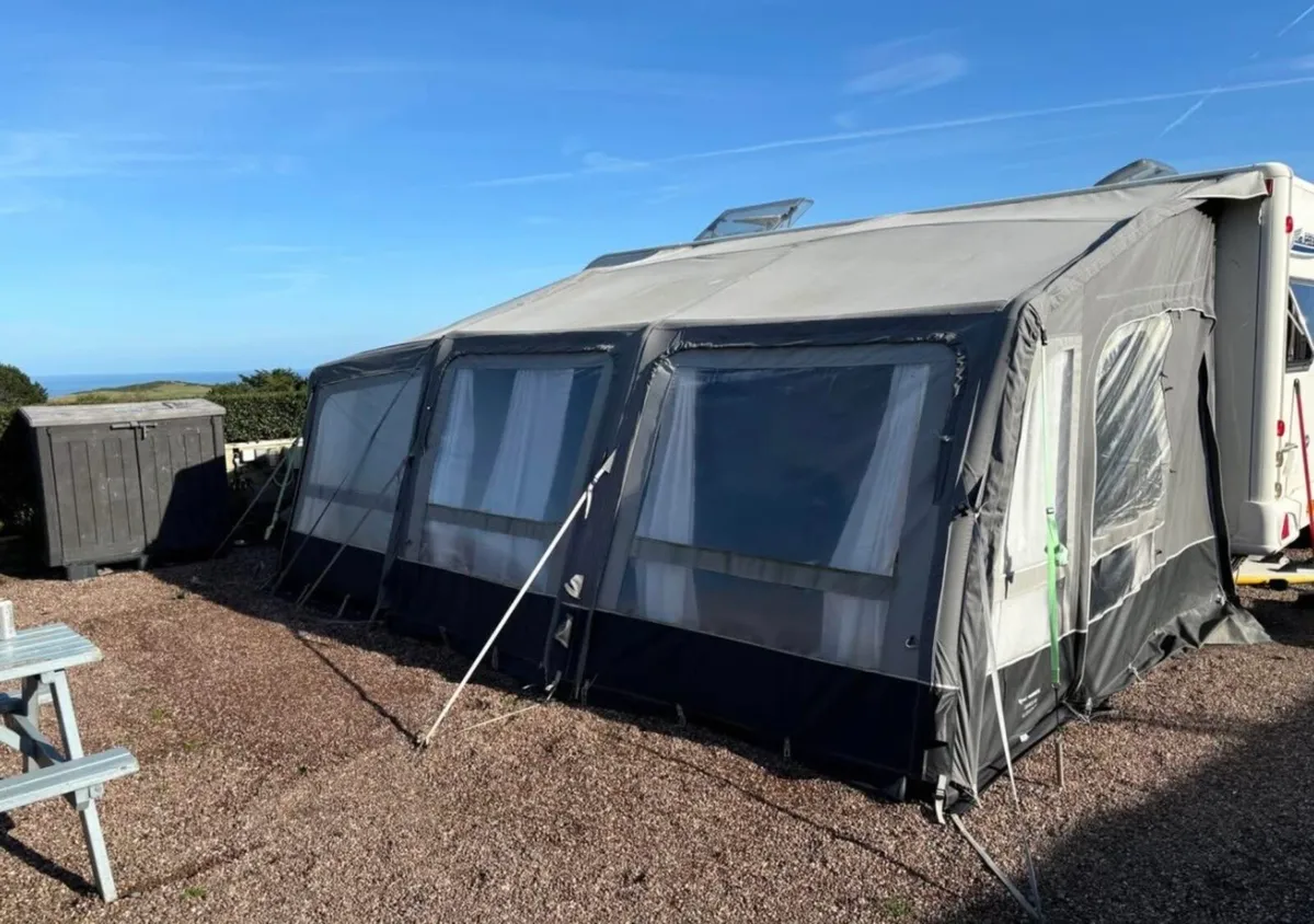 2011 Bailey 6/7 berth triple bunk & Air Awning - Image 3