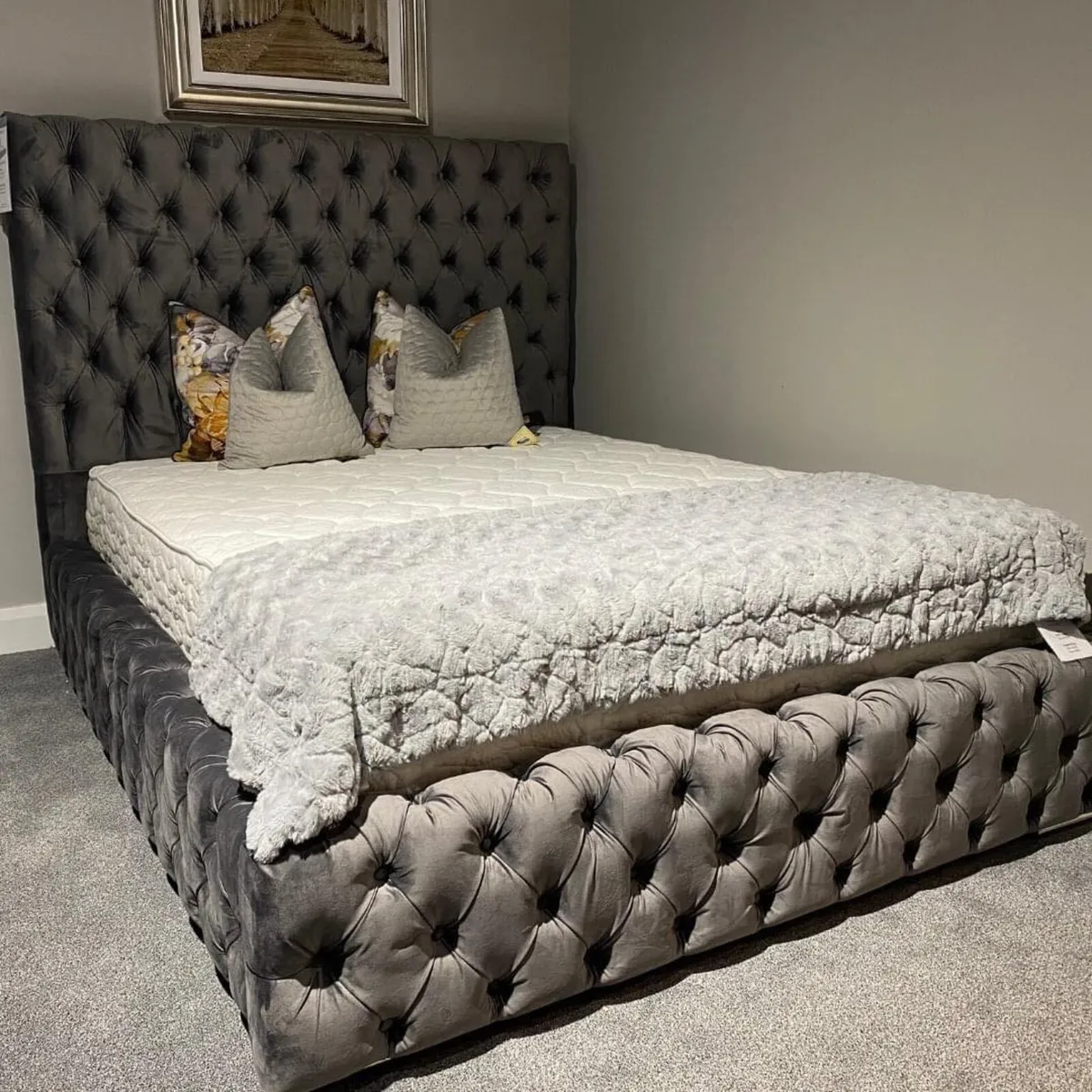 Bed frame - Image 1