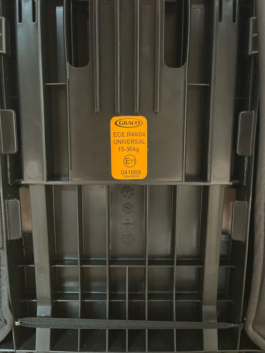 Graco Car Seat - Image 4