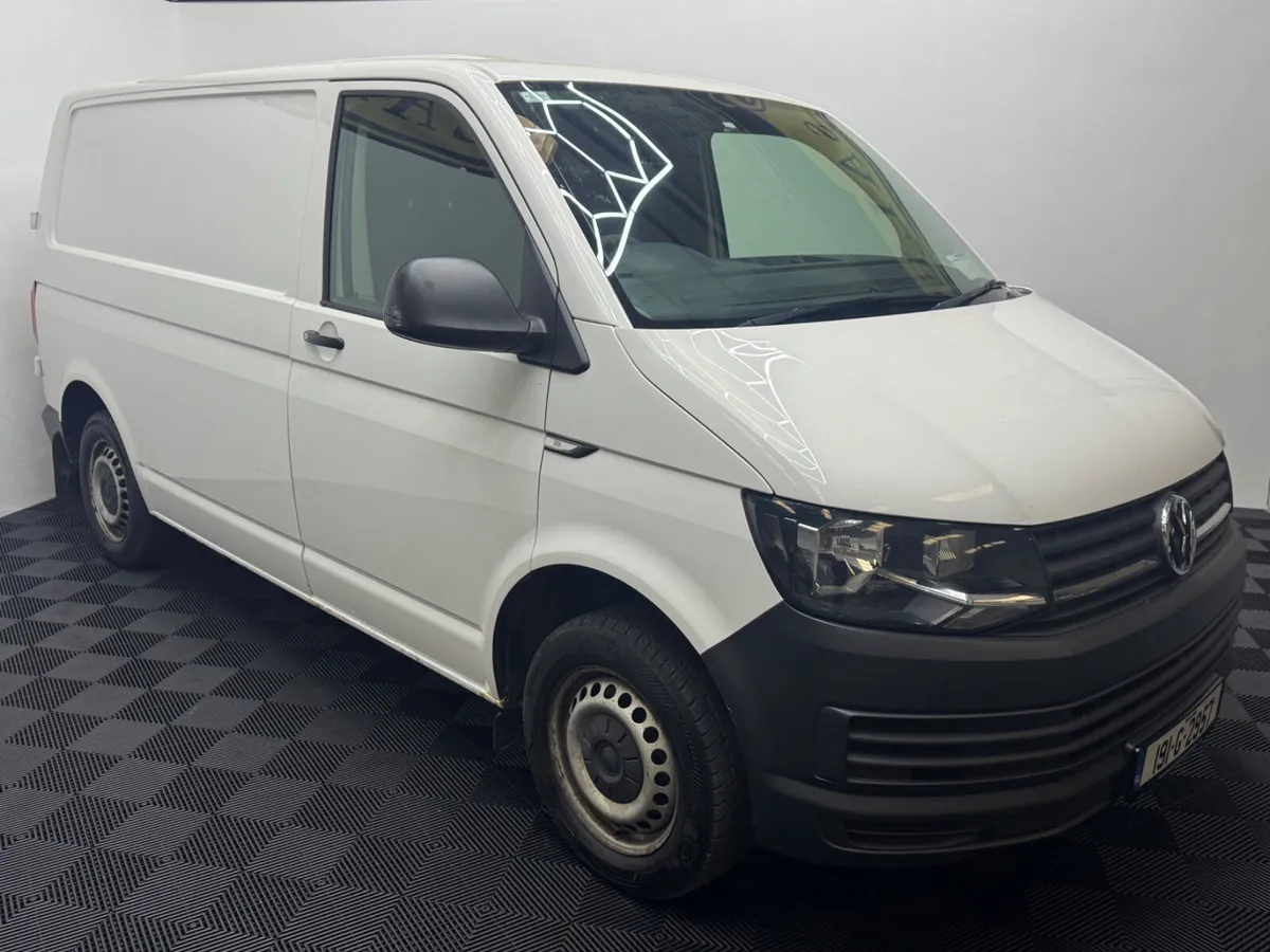 2019 Volkswagen Transporter - Image 2