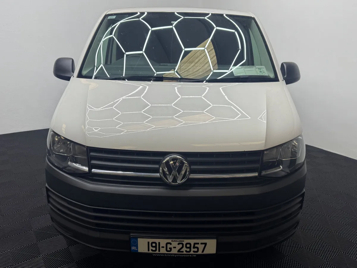 2019 Volkswagen Transporter - Image 3