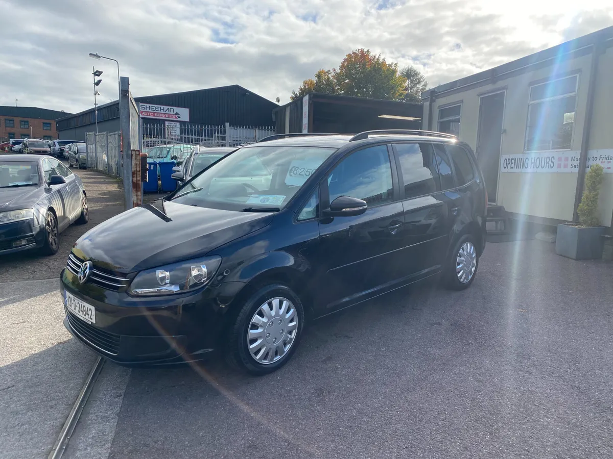 Volkswagen Touran 2013 AUTOMATIC - Image 4