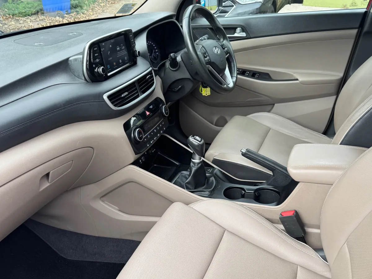 Hyundai Tucson Executive high spec - Image 4