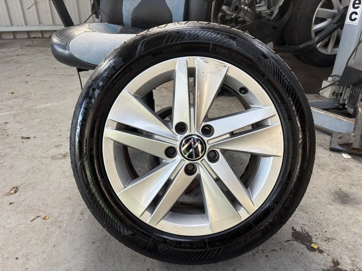 Volkswagen Golf alloy wheels - Image 1