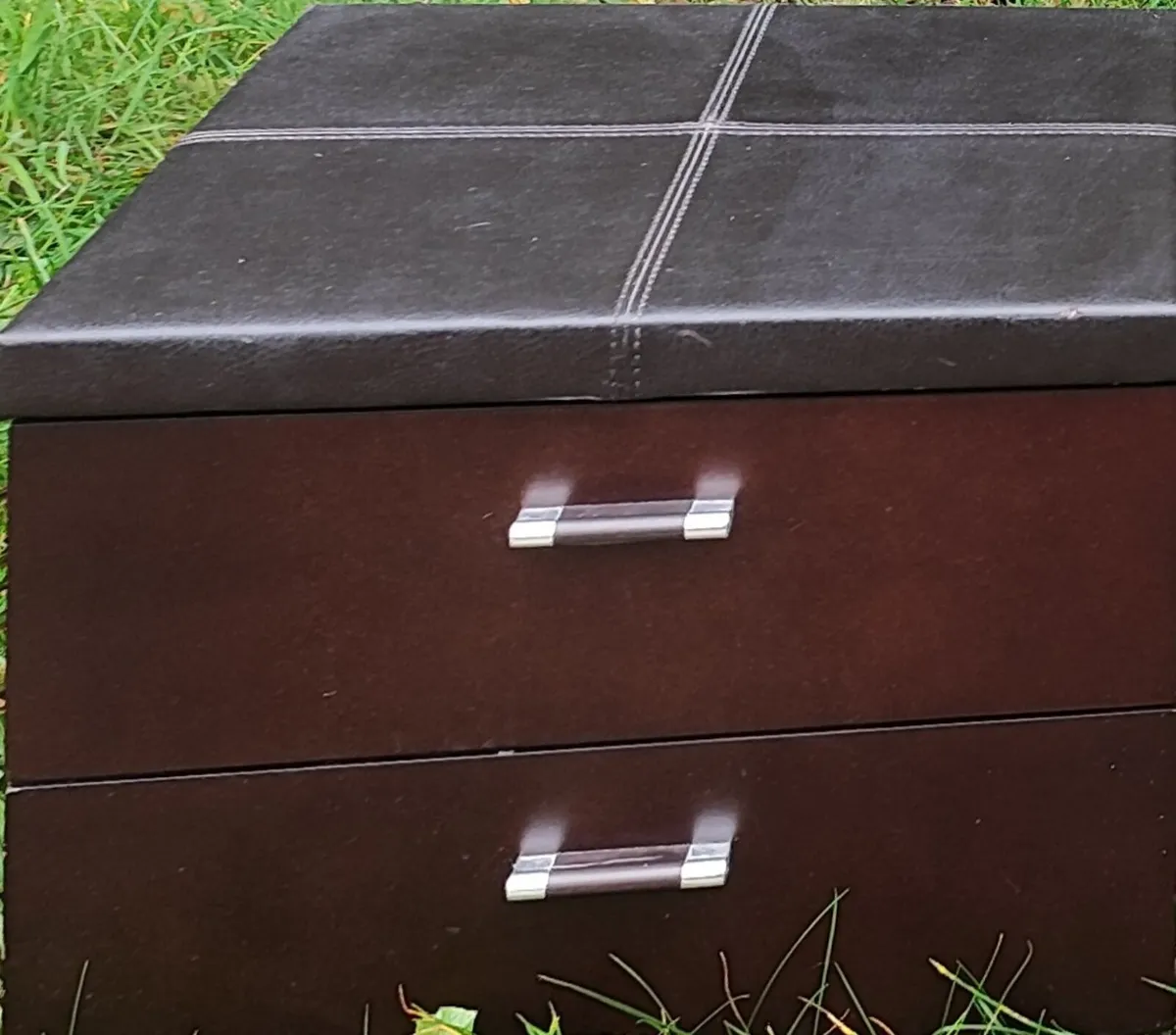 2 dark wood bedside tables - Image 2