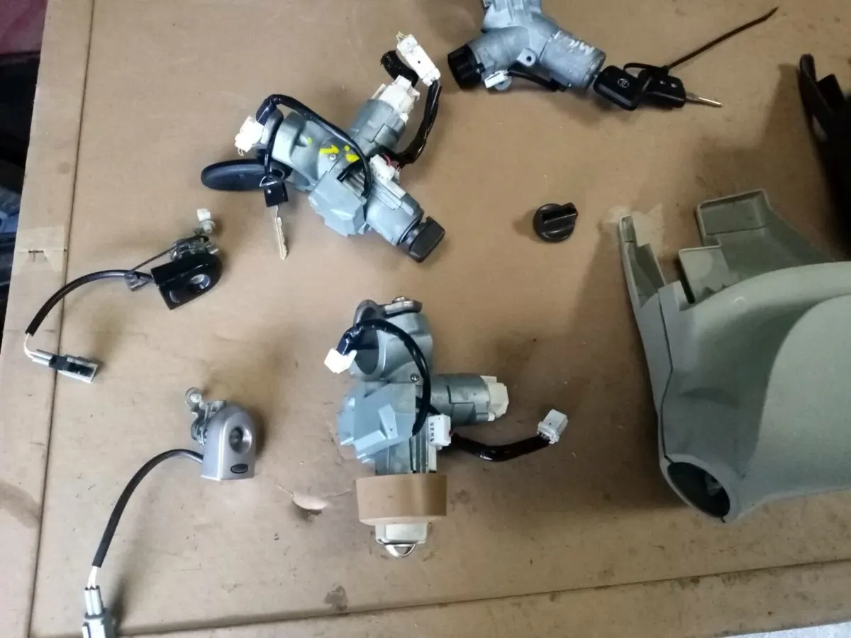 Ignition lock and cover - Image 4