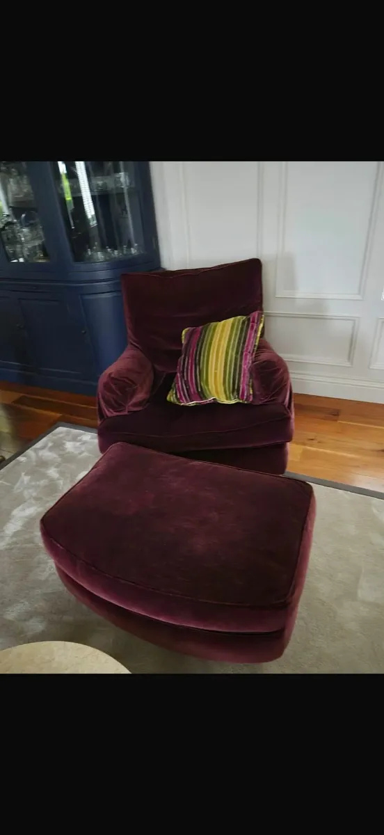 Suite of Furniture - Image 2