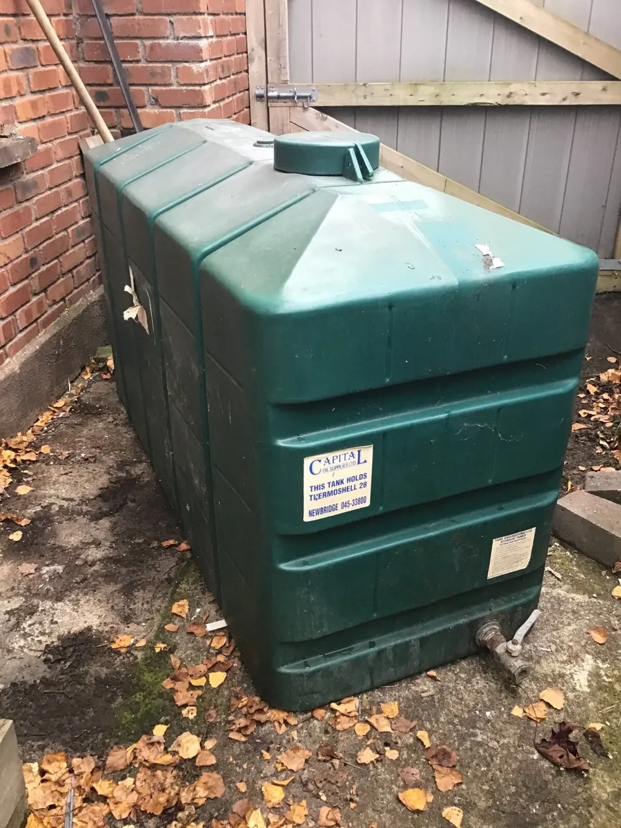 Oil tank