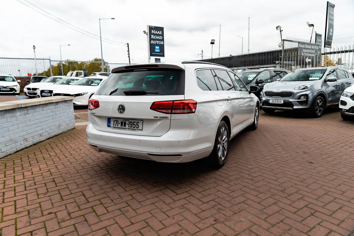 VOLKSWAGEN PASSAT 1.6 TDI COMFORTLINE ESTATE - Image 3
