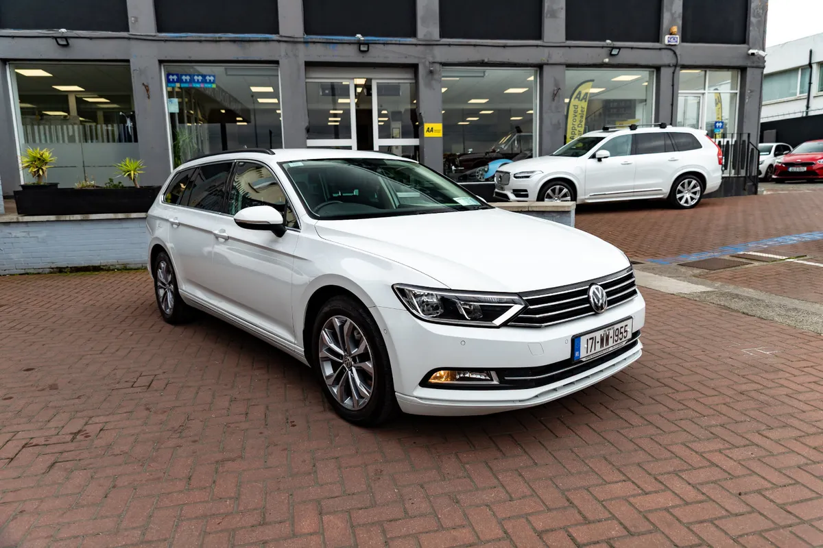 VOLKSWAGEN PASSAT 1.6 TDI COMFORTLINE ESTATE - Image 1