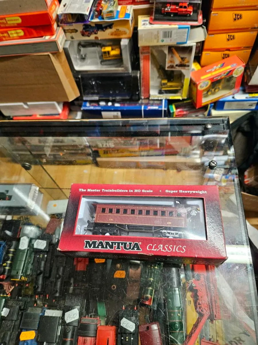 Hornby Mantua HO Scale Carraige - Image 1