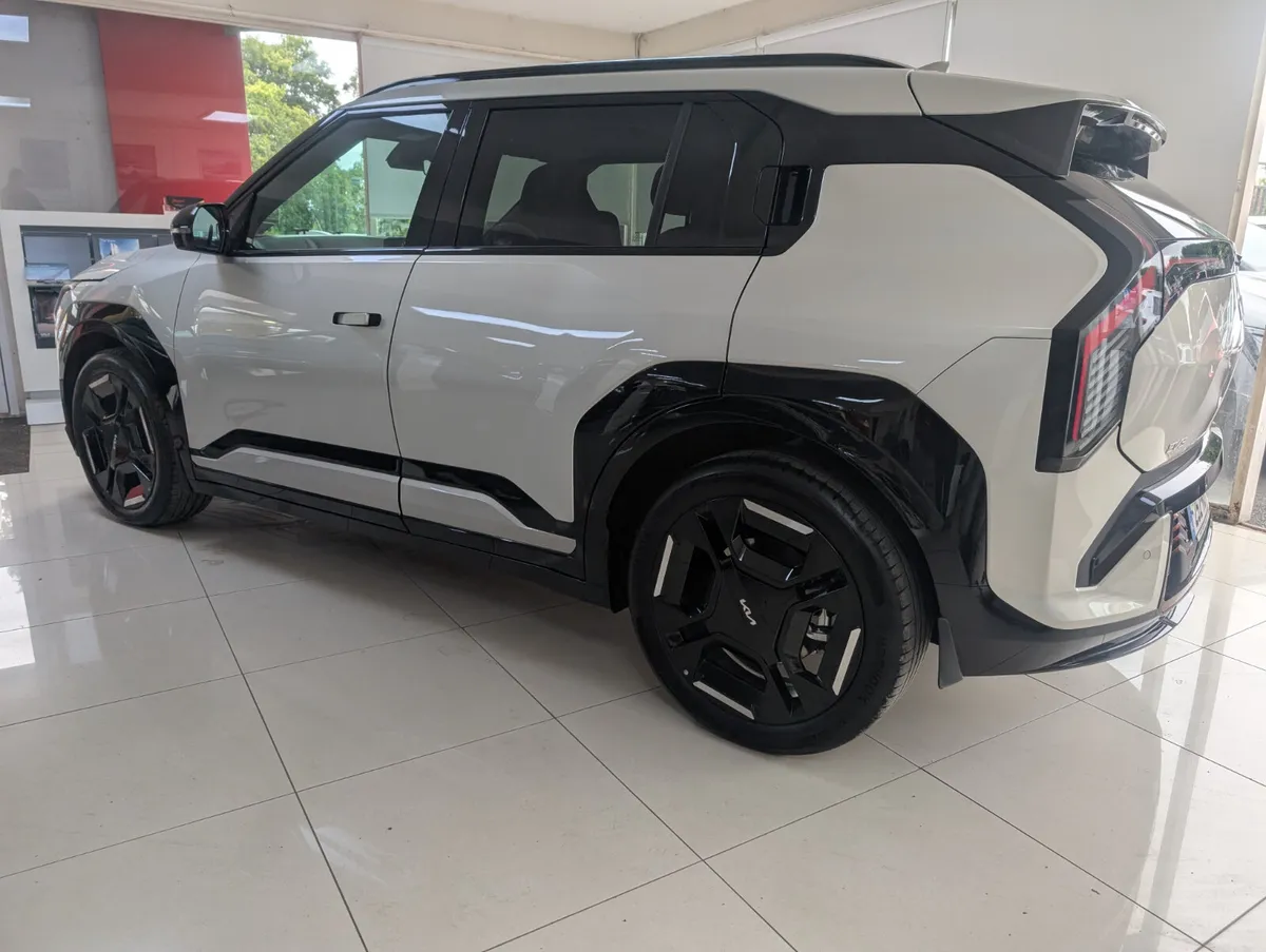 Kia EV3 GT Line in Ivory Silver - Image 2