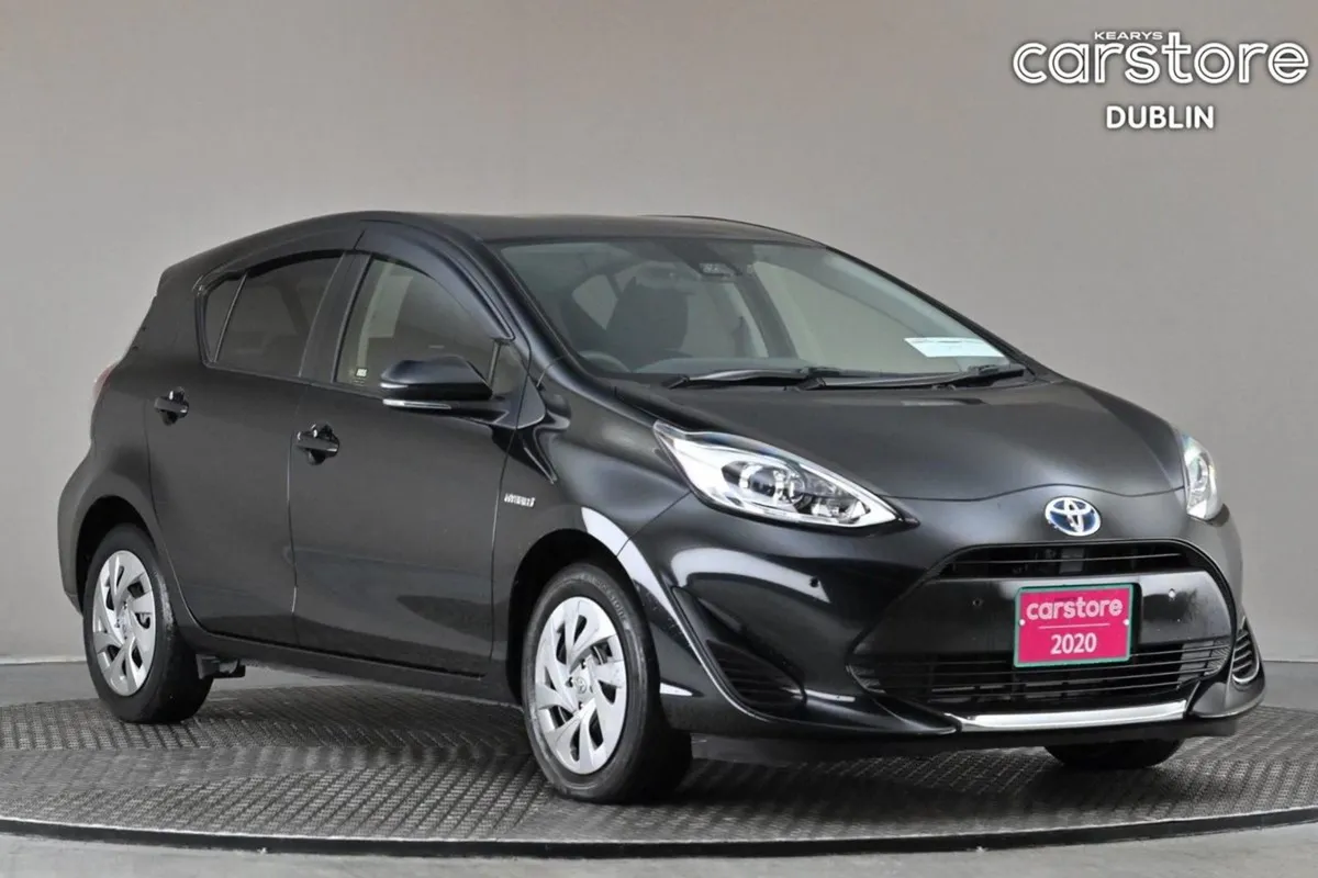 Toyota Aqua 1.5 Vvt-i Hybrid  reverse Cam android - Image 1