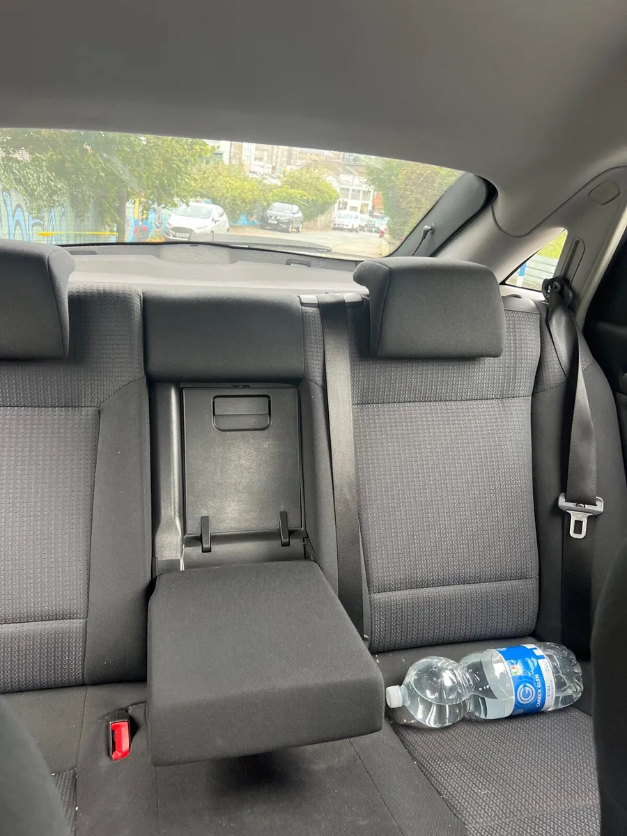 car - Image 3