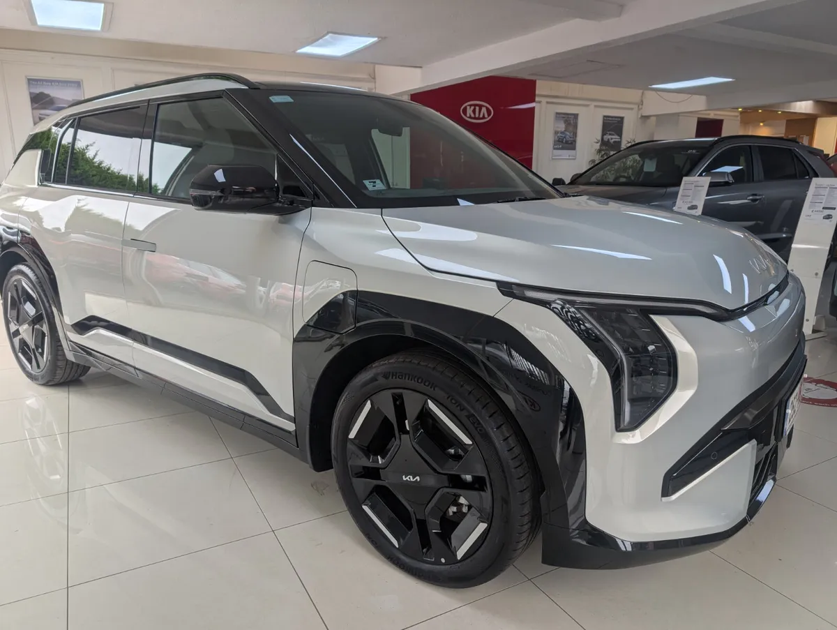 Kia EV3 GT Line in Ivory Silver - Image 4