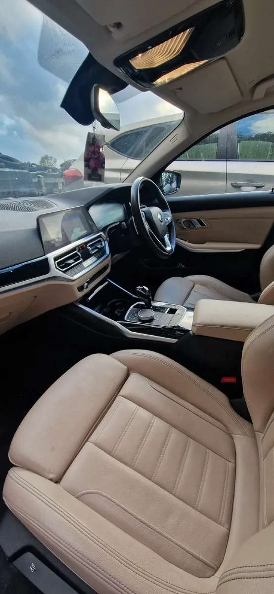 BMW 3-Series 2021 - Plug in Hybrid - Image 2