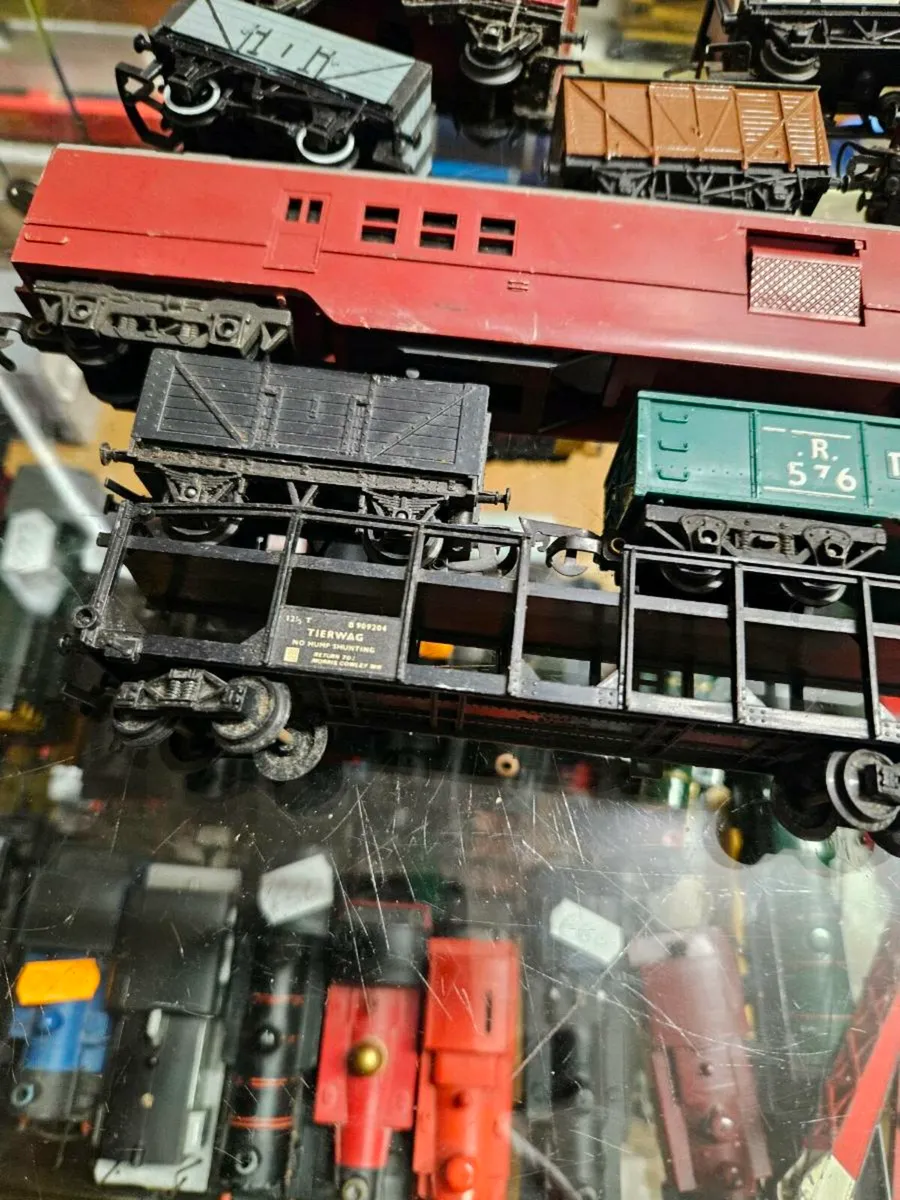 Hornby Triang Lima OO Gauge Wagons Carraiges - Image 3