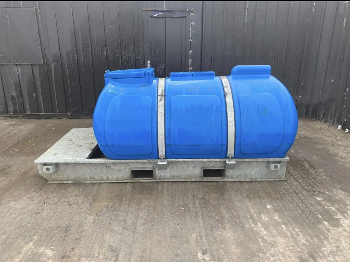 Western 2000L Water Tank - Image 2