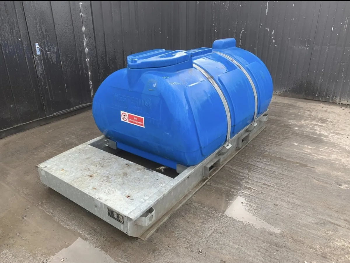Western 2000L Water Tank - Image 1