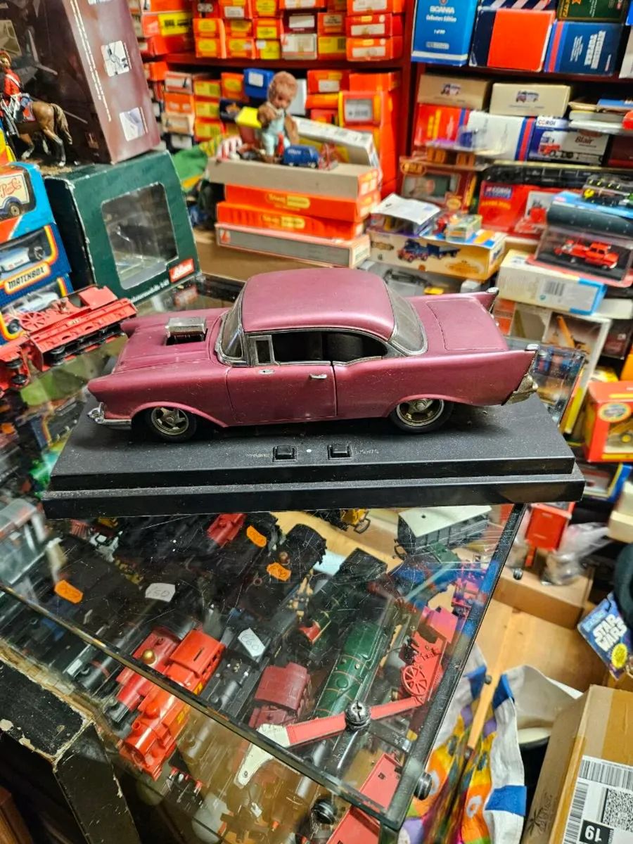 Corgi ERTL Chevy Belair 1.18 - Image 1
