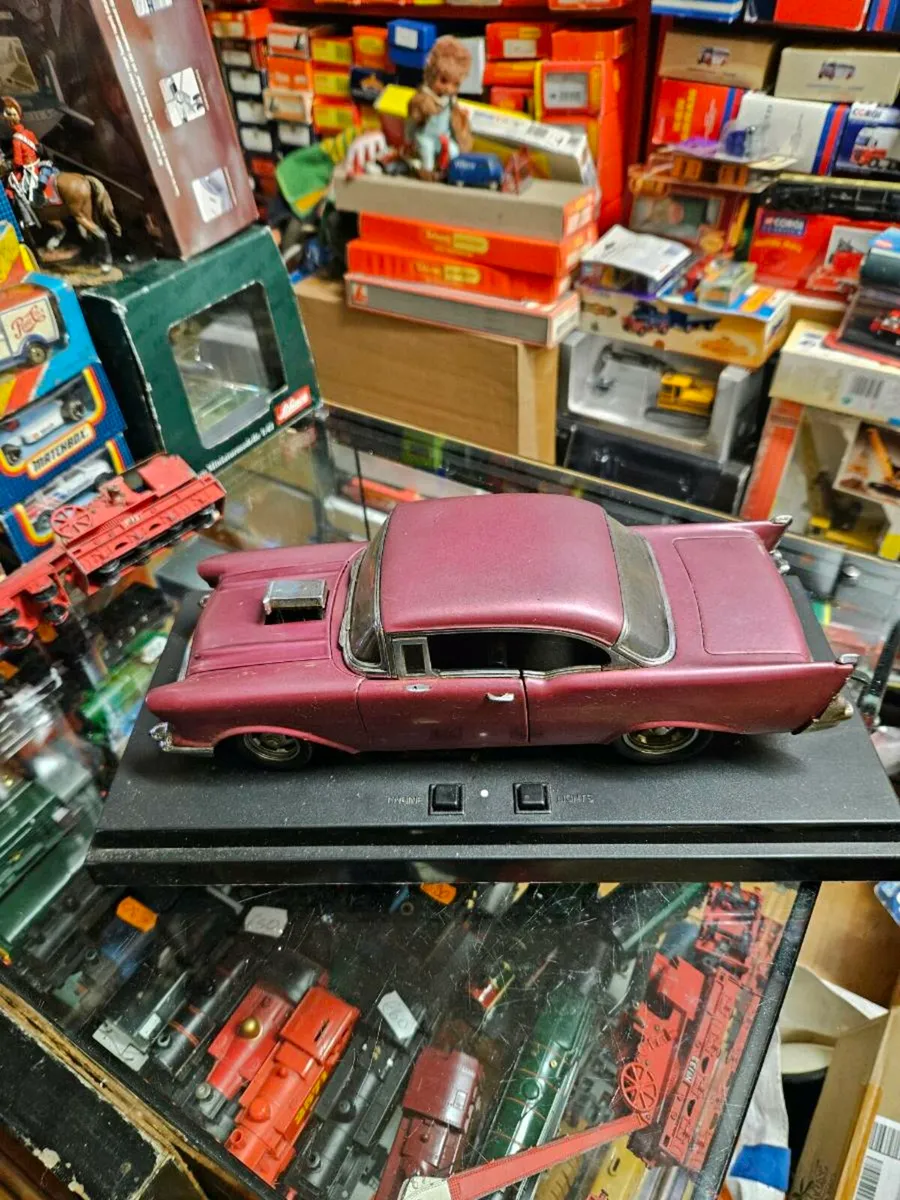 Corgi ERTL Chevy Belair 1.18 - Image 2