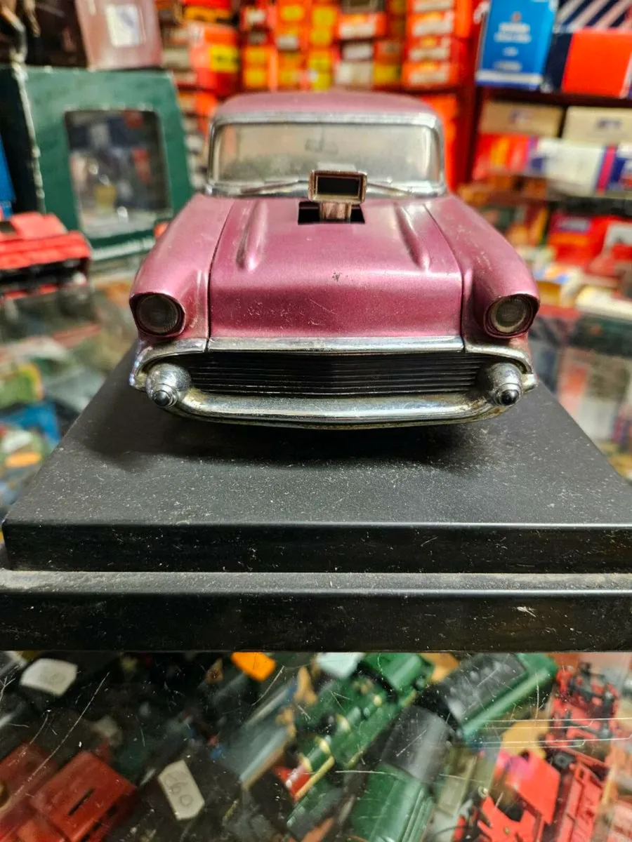 Corgi ERTL Chevy Belair 1.18 - Image 4