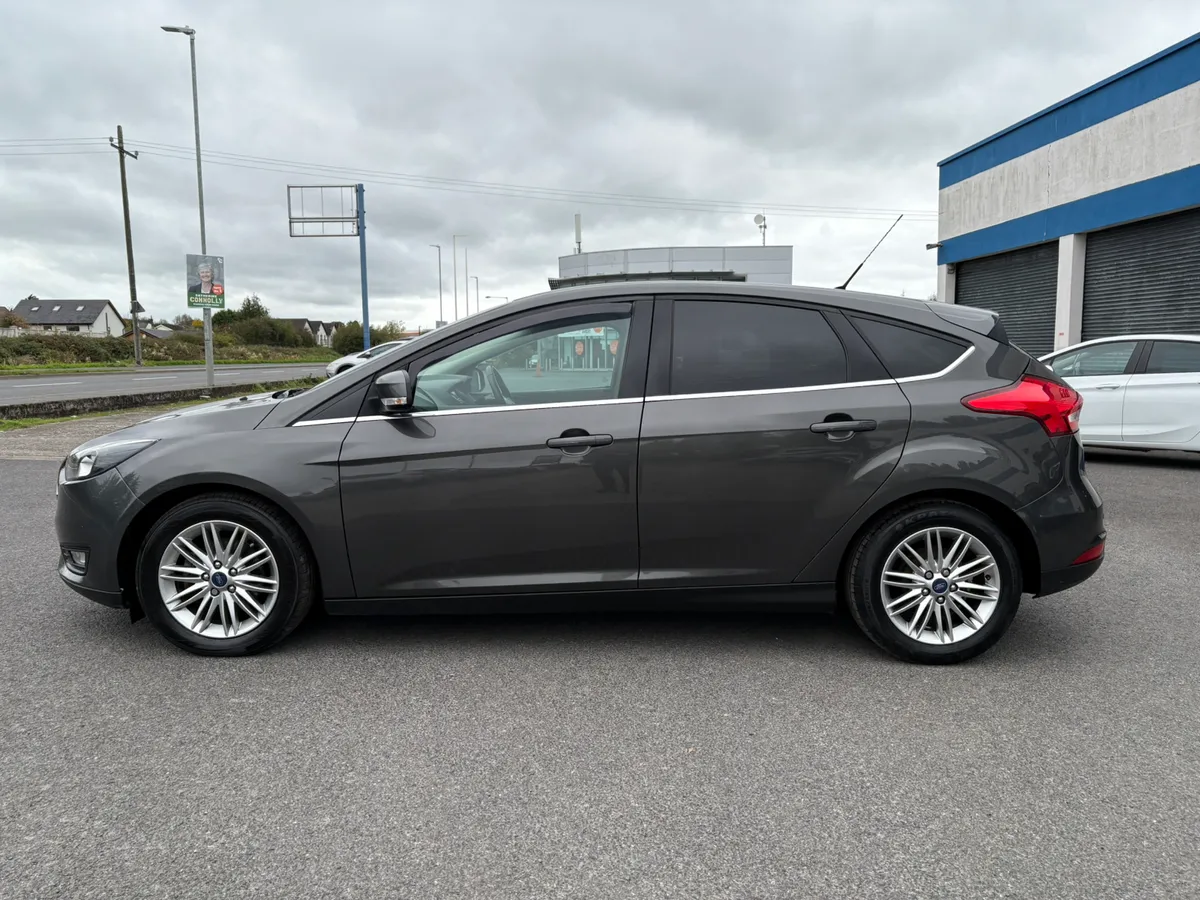 Ford Focus 2017//DIESEL//EXCELLENT CONDITION - Image 4