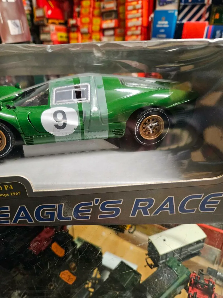 Corgi Universal Hobbies Ferrari 1.18 - Image 4