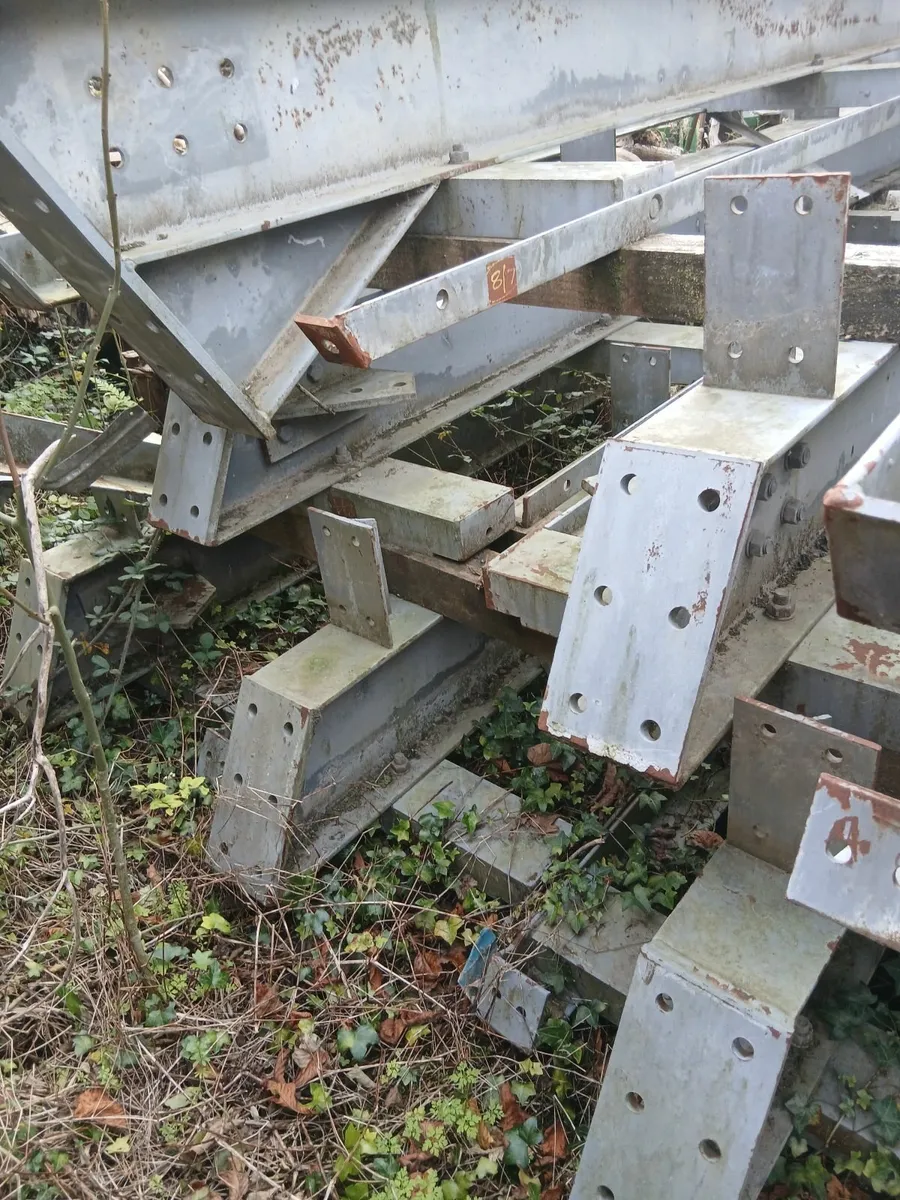 Steel building - Image 1