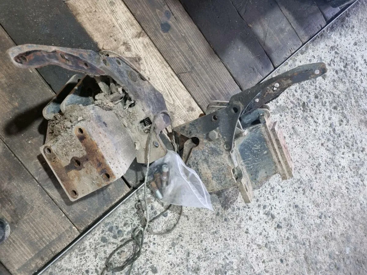 Mcconnel Axle brackets