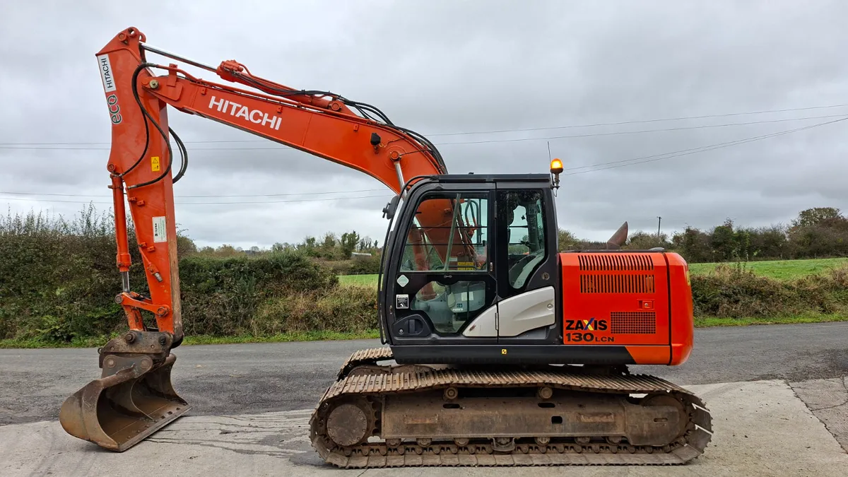 2015 Hitachi 130.5 - Image 3